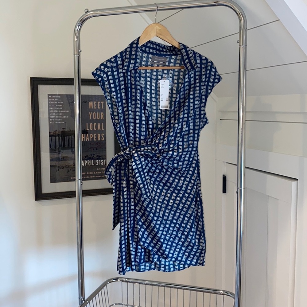 "Urban" short, side tie dress, can be worn alone or with leggings or jeans.
